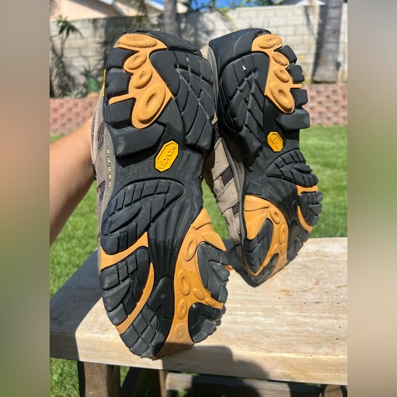 Merrell J06045 Moab 3 Mid Hiking Boots - Men's size 9 USA - Picture 3 of 7